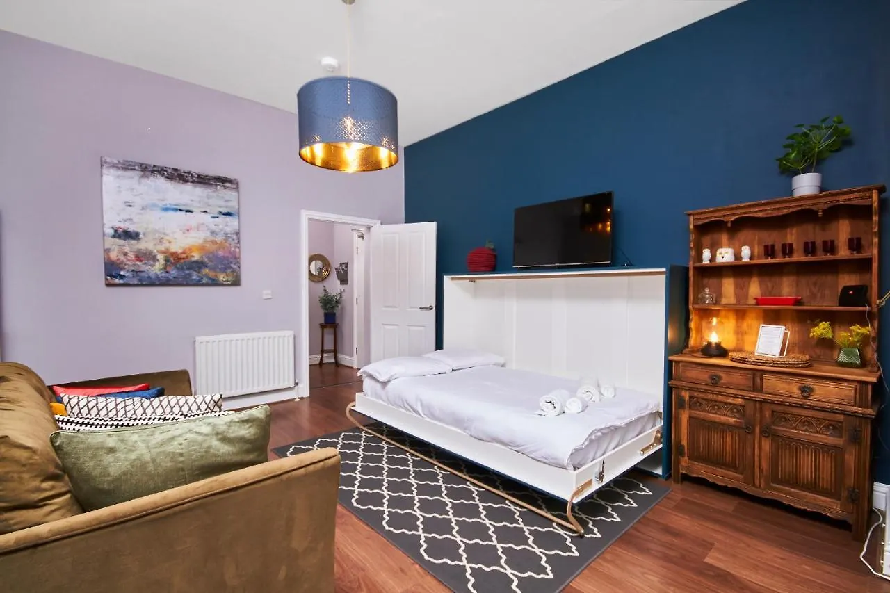 Lovely Abode In Newcastle - Sleeps 4 - Ground Floor 0*, Newcastle Upon Tyne
